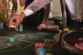 Ilustrasi cara kerja mesin slot online dengan sistem RNG yang memastikan hasil acak di setiap putaran